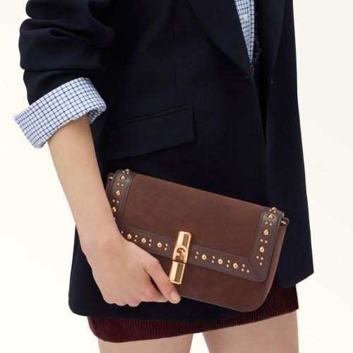 Furla Iride S crossbody in bruin suède met gouden studs . Furla Iride S crossbody in bruin suède met gouden studs .