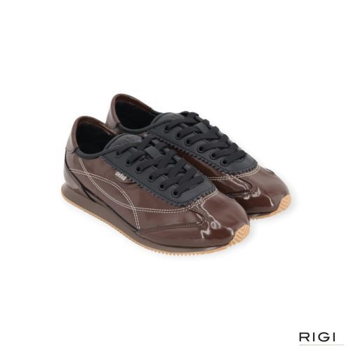 Ghoud Rush Minima Low sneaker in bruin lakleer voor dames. Ghoud Rush Minima Low sneaker in bruin lakleer voor dames.