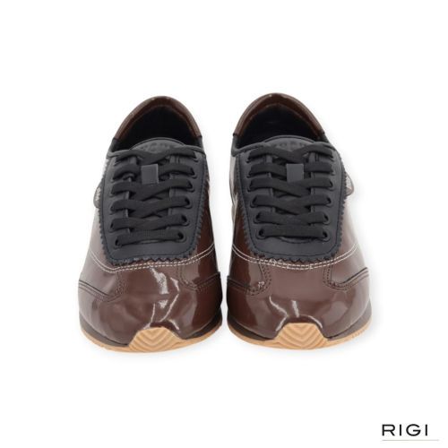 Ghoud Rush Minima Low sneaker in bruin lakleer voor dames. Ghoud Rush Minima Low sneaker in bruin lakleer voor dames.
