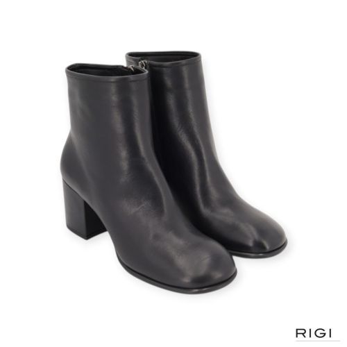 Gianmarco F. AW170 enkellaars in zwart leer voor dames. Gianmarco F. AW170 enkellaars in zwart leer voor dames.
