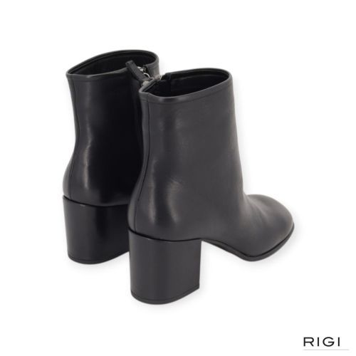 Gianmarco F. AW170 enkellaars in zwart leer voor dames. Gianmarco F. AW170 enkellaars in zwart leer voor dames.