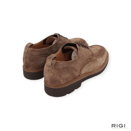 Giorgio heren veter schoen in het taupe (douglas) suede leer. Giorgio heren veter schoen in het taupe (douglas) suede leer.