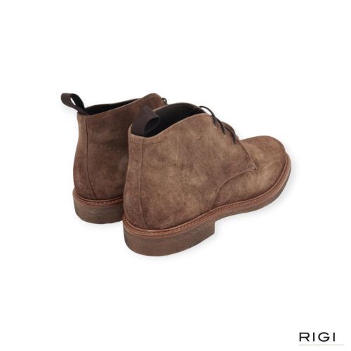 Giorgio 36405/03 enkellaars in taupe suède voor heren. Giorgio 36405/03 enkellaars in taupe suède voor heren.