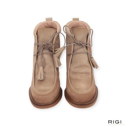 Hispanitas Alabama HI265065 enkellaars met veters in taupe, beige suède voor dames. Hispanitas Alabama HI265065 enkellaars met veters in taupe, beige suède voor dames.