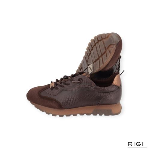 Hispanitas Oregon HI26508 sneaker in bruin suède, leer voor dames. Hispanitas Oregon HI26508 sneaker in bruin suède, leer voor dames.