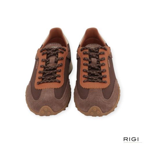 Hoff Bridge MKII sneaker in bruin suède met cognac leer voor dames. Hoff Bridge MKII sneaker in bruin suède met cognac leer voor dames.