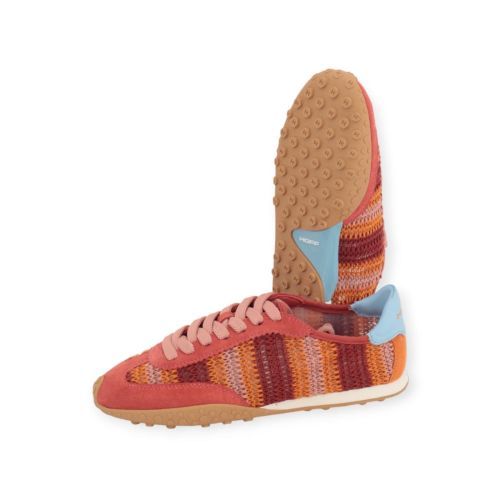 Hoff Bridge Woven sneaker voor dames in coral. Hoff Bridge Woven sneaker voor dames in coral.