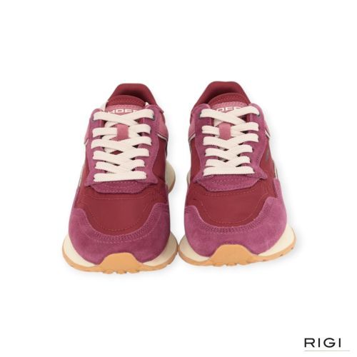 Hoff City Cherry sneaker in bordeaux suède met nylon voor dames. Hoff City Cherry sneaker in bordeaux suède met nylon voor dames.