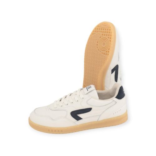 Hub Vancouver L sneaker voor heren in off wit met blauw suède. Hub Vancouver L sneaker voor heren in off wit met blauw suède.