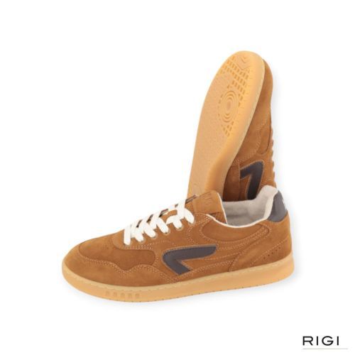 Hub Vancouver M8501S47 heren sneaker in cognac suede leer. Hub Vancouver M8501S47 heren sneaker in cognac suede leer.