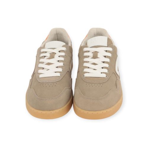 Hub Vancouver sneaker voor heren in zand suède met wit leer. Hub Vancouver sneaker voor heren in zand suède met wit leer.
