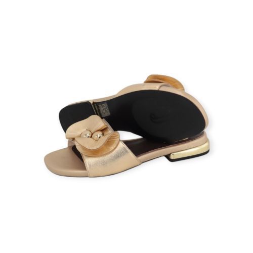 Jeannot Fussy dames slipper in het goud leer.