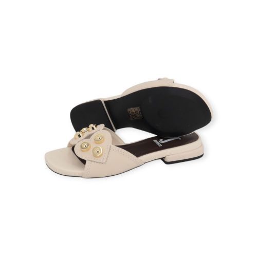 Jeannot Fussy dames slipper in het off wit leer.