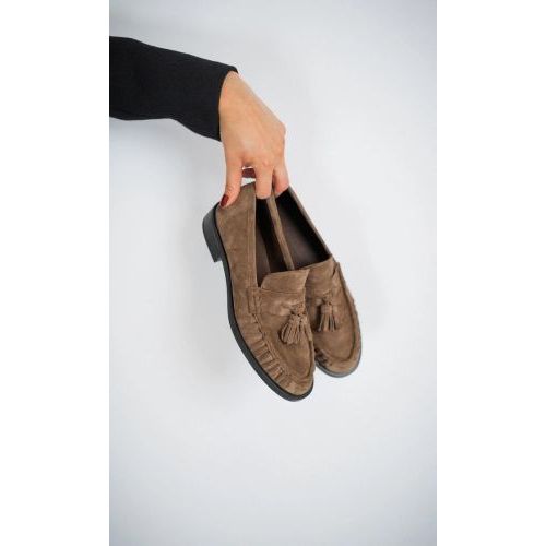 Kennel & Schmenger Mill 264100 mocassin voor dames in taupe suède. Kennel & Schmenger Mill 264100 mocassin voor dames in taupe suède.