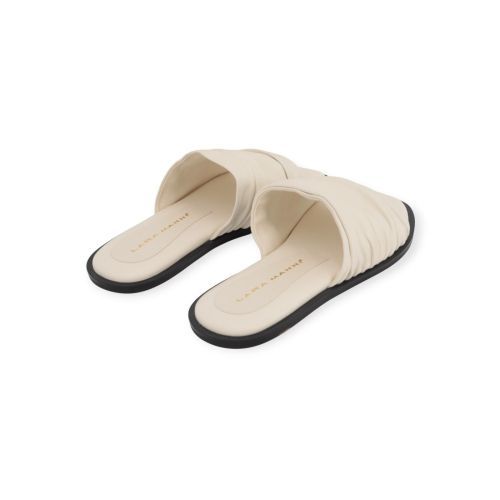 Lara Manni dames slipper in het off wit leer.
