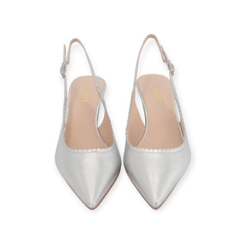 Lodi Noan pump in zilver shining leer voor dames. Lodi Noan pump in zilver shining leer voor dames.