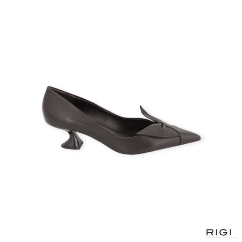 Lola Cruz Pump Bruin