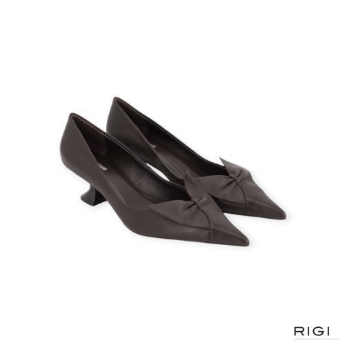 Lola Cruz Manuela dames pump in bruin leer. Lola Cruz Manuela dames pump in bruin leer.