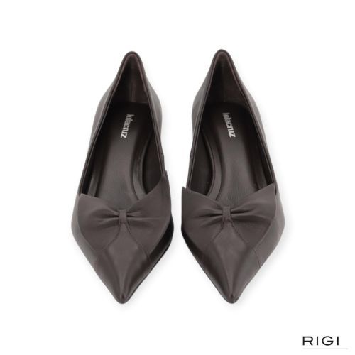 Lola Cruz Manuela dames pump in bruin leer. Lola Cruz Manuela dames pump in bruin leer.