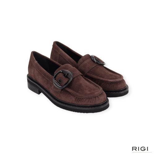 Luxury Brand Milano LBM1030 mocassin in bruin suède voor dames. Luxury Brand Milano LBM1030 mocassin in bruin suède voor dames.