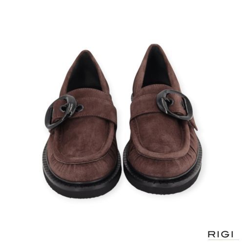 Luxury Brand Milano LBM1030 mocassin in bruin suède voor dames. Luxury Brand Milano LBM1030 mocassin in bruin suède voor dames.