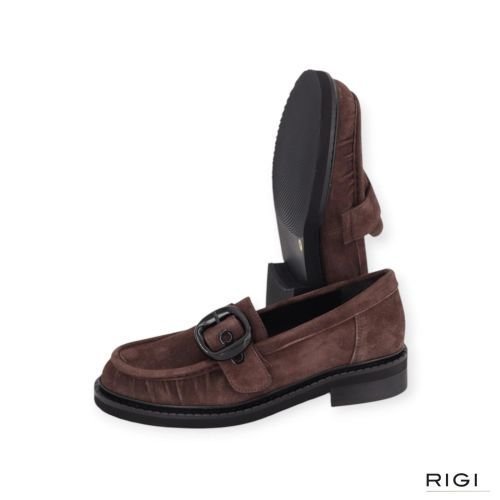 Luxury Brand Milano LBM1030 mocassin in bruin suède voor dames. Luxury Brand Milano LBM1030 mocassin in bruin suède voor dames.