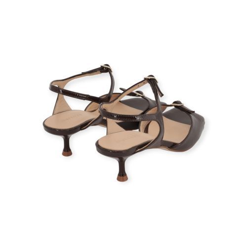 March 23 Barcelona Sandaal voor dames in bruin lak leer.