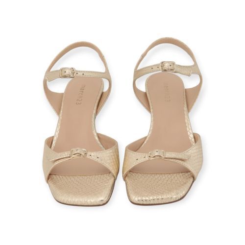 March 23 Barcelona Sandaal voor dames in goud (python) leer. March 23 Barcelona Sandaal voor dames in goud (python) leer.