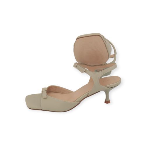 March 23 Barcelona Sandaal voor dames in licht groen leer. 