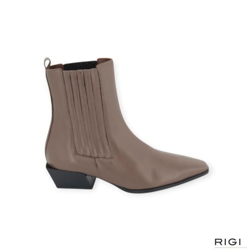 March 23 Enkellaars - Boots Visone