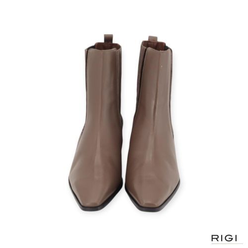 March 23 Ramele Boot dames enkellaars in het visone - taupe leer. March 23 Ramele Boot dames enkellaars in het visone - taupe leer.