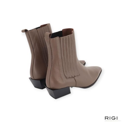 March 23 Ramele Boot dames enkellaars in het visone - taupe leer. March 23 Ramele Boot dames enkellaars in het visone - taupe leer.