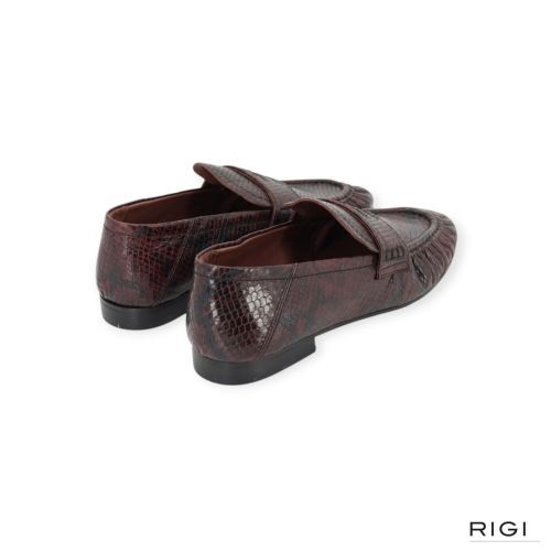 March 23 Teleste loafer, moccasin in bordeaux, zwart python leer voor dames. March 23 Teleste loafer, moccasin in bordeaux, zwart python leer voor dames.