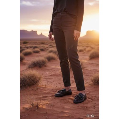 March 23 Teleste Loafer dames mocassin in bruin leer. March 23 Teleste Loafer dames mocassin in bruin leer.