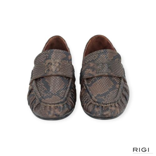 March 23 Teleste loafer, moccasin in taupe, bruin python leer voor dames. March 23 Teleste loafer, moccasin in taupe, bruin python leer voor dames.