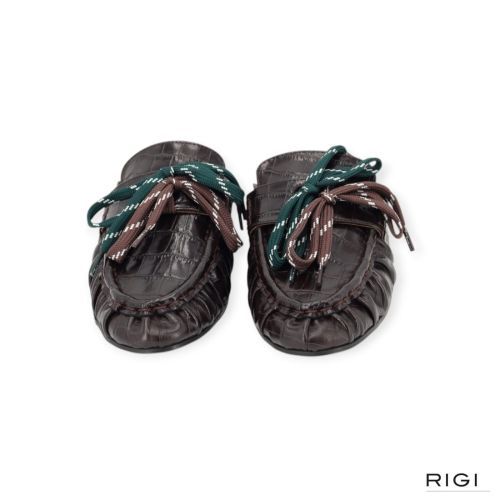 March 23 Tilly Loafer dames slipper in bruin crocco leer.