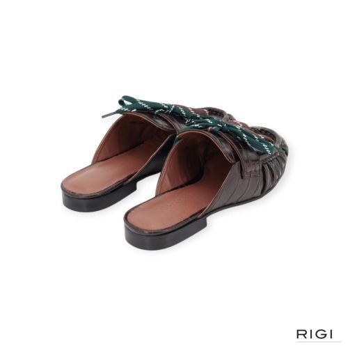 March 23 Tilly Loafer dames slipper in bruin crocco leer.