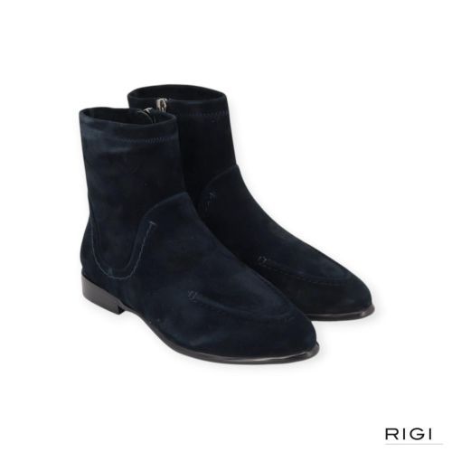 Maripé GG503 V.6. enkellaars in blauw suède voor dames. Maripé GG503 V.6. enkellaars in blauw suède voor dames.