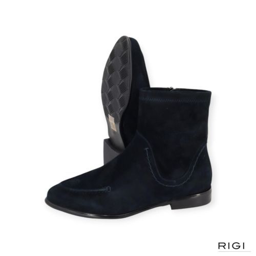 Maripé GG503 V.6. enkellaars in blauw suède voor dames. Maripé GG503 V.6. enkellaars in blauw suède voor dames.