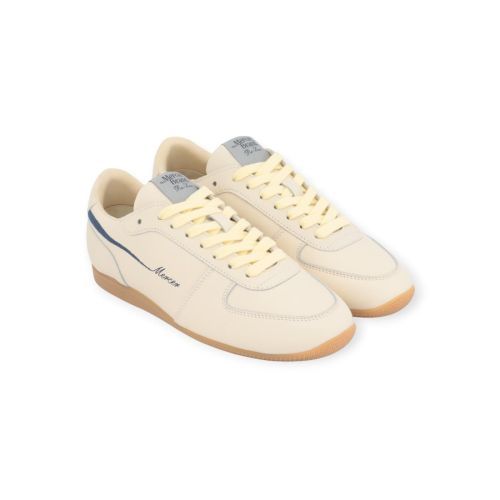 Mercer Re-Low sneaker in off wit leer voor dames.