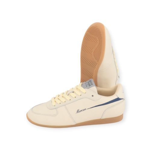Mercer Re-Low sneaker in off wit leer voor dames.
