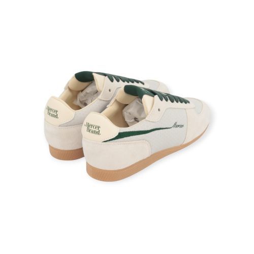 Mercer Re-Low sneaker in off wit/ grijs suède – mesh voor dames.