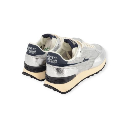 Mercer The Re-Racer sneaker voor dames in zilver met blauw leer. 
