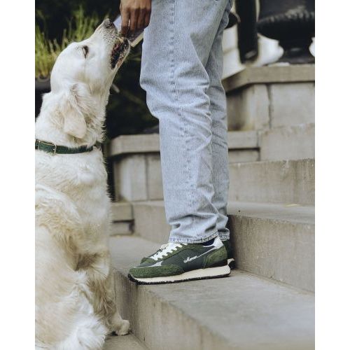 Mercer The Re-Racer sneaker voor heren in groen suède. 