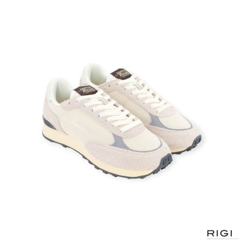 Mercer The Re Racer heren sneaker in zand / offwit suède met mesh. Mercer The Re Racer heren sneaker in zand / offwit suède met mesh.