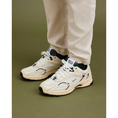 Mercer The Re-Run classic sneaker in wit leer voor dames en heren. 