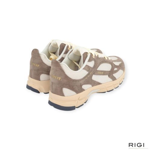 Mercer The Re-Run Desert 2.0 voor dames in bruin suede met off wit mesh.