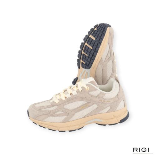 Mercer The Re-Run Desert 2.0 voor dames in zand suede met off wit mesh.
