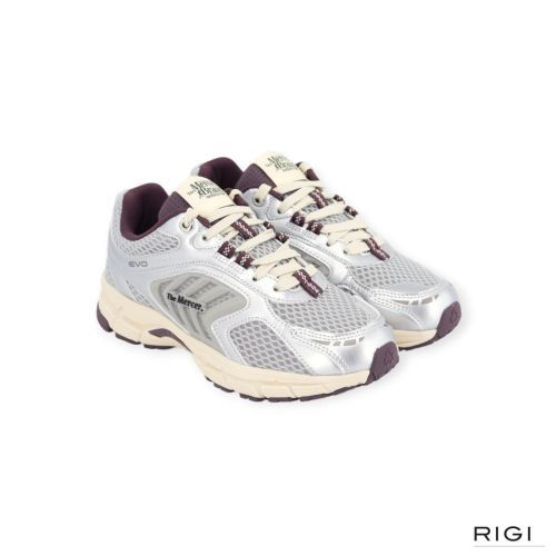 Mercer The Re-Run Evo Silver in zilver leer, mesh met bordeaux voor dames. Mercer The Re-Run Evo Silver in zilver leer, mesh met bordeaux voor dames.
