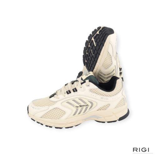 Mercer Re-Run Evo Nappa sneaker in offwit voor dames en heren. Mercer Re-Run Evo Nappa sneaker in offwit voor dames en heren.